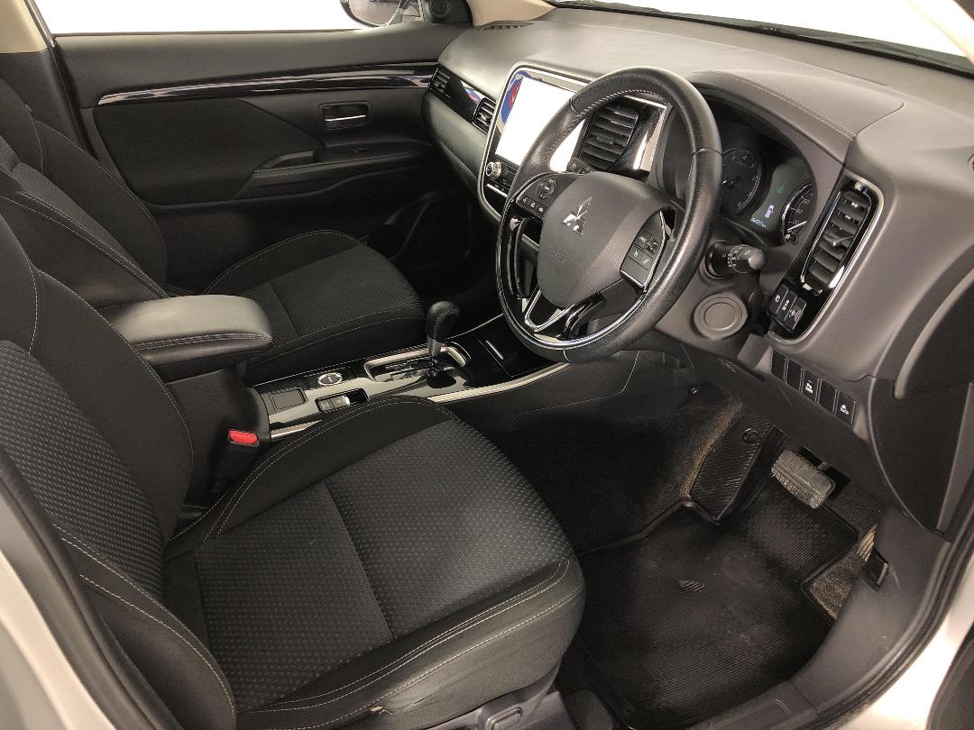 Photo '16' of Mitsubishi Outlander Photo '16' of Mitsubishi Outlander