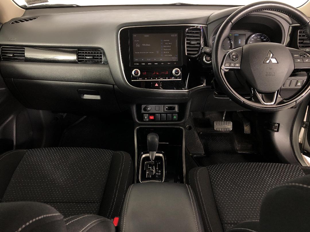 Photo '17' of Mitsubishi Outlander Photo '17' of Mitsubishi Outlander