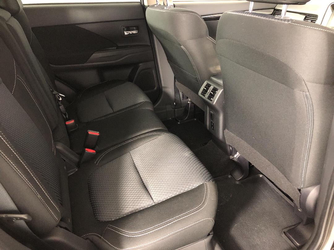 Photo '20' of Mitsubishi Outlander Photo '20' of Mitsubishi Outlander