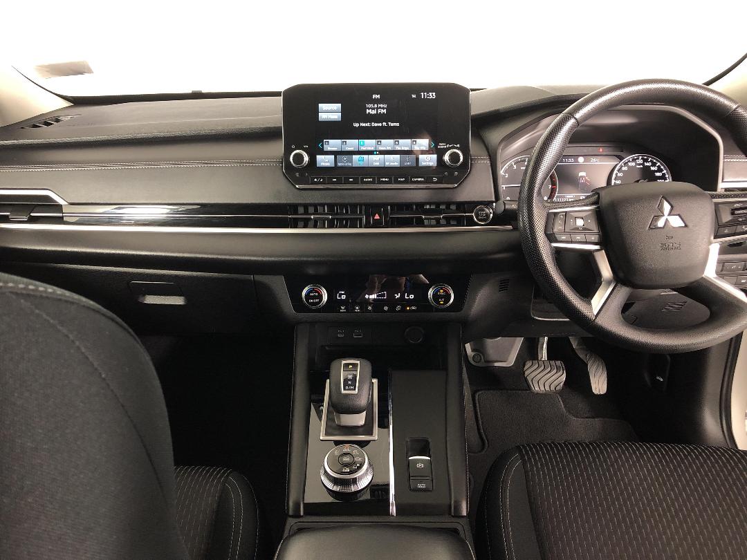 Photo '17' of Mitsubishi Outlander Photo '17' of Mitsubishi Outlander