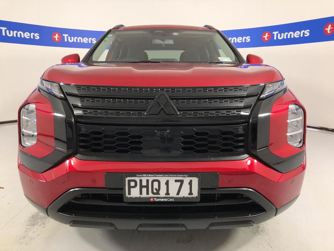 Photo '2' of Mitsubishi Outlander