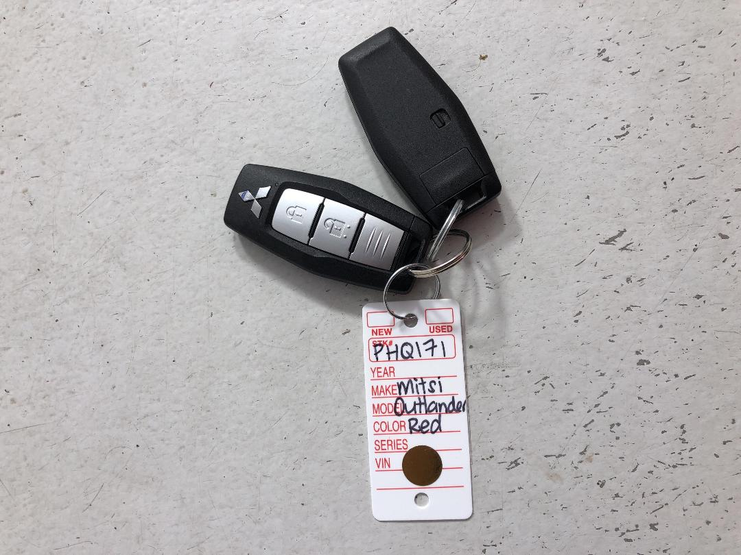 Photo '22' of Mitsubishi Outlander