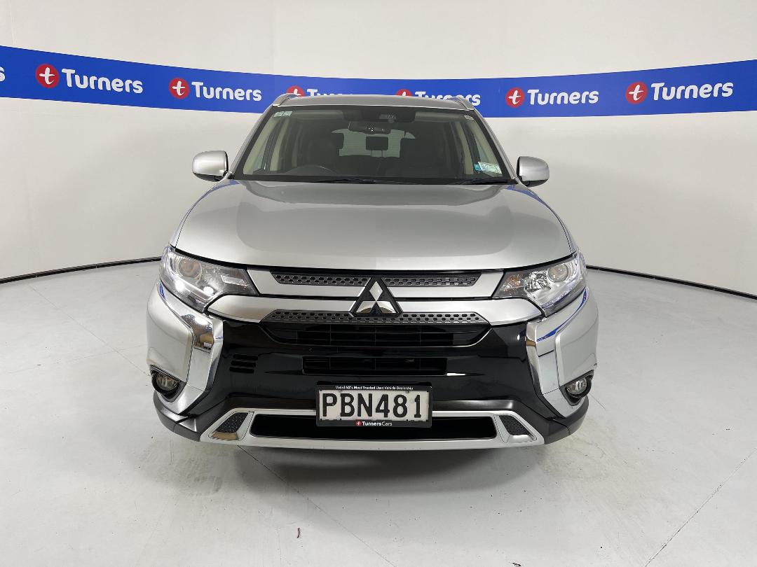 Photo '2' of Mitsubishi Outlander