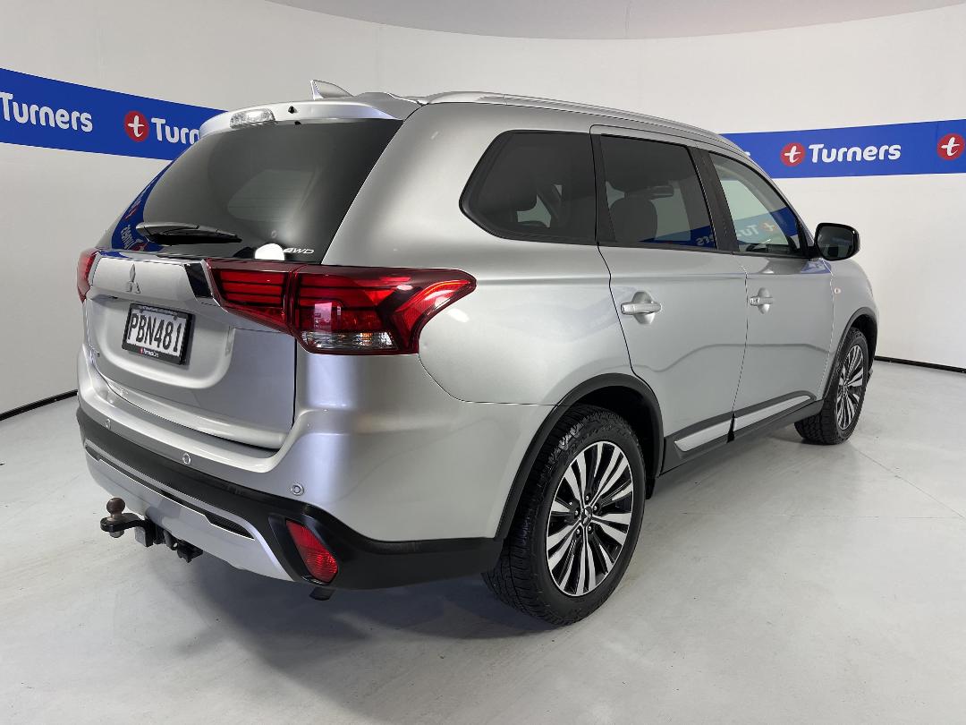Photo '7' of Mitsubishi Outlander