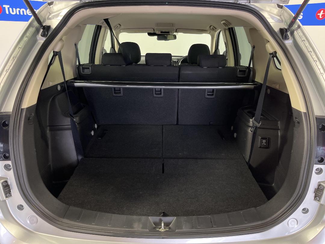 Photo '14' of Mitsubishi Outlander