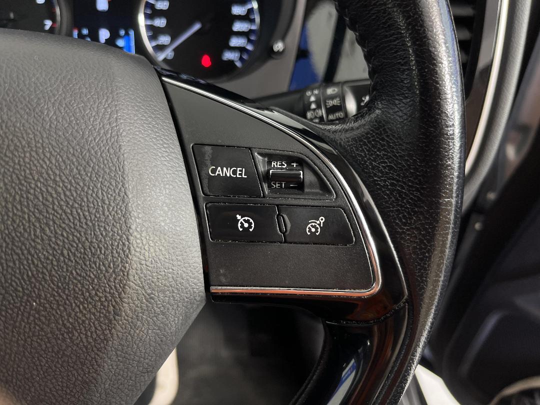 Photo '23' of Mitsubishi Outlander