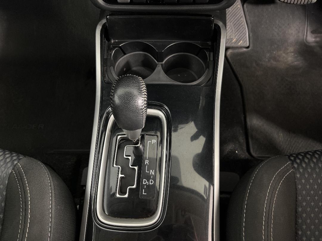 Photo '27' of Mitsubishi Outlander