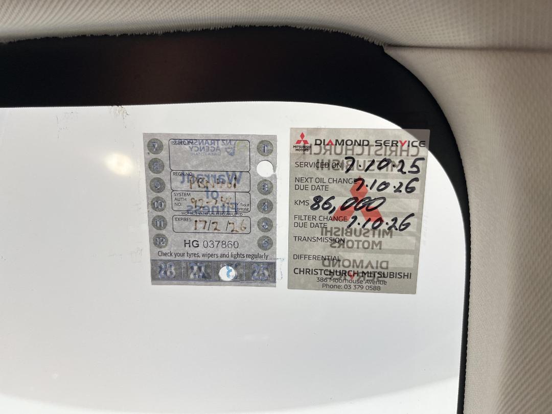 Photo '30' of Mitsubishi Outlander