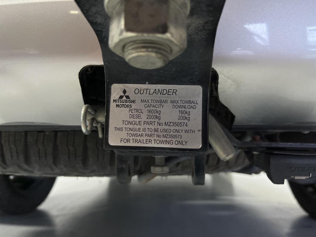 Photo '32' of Mitsubishi Outlander