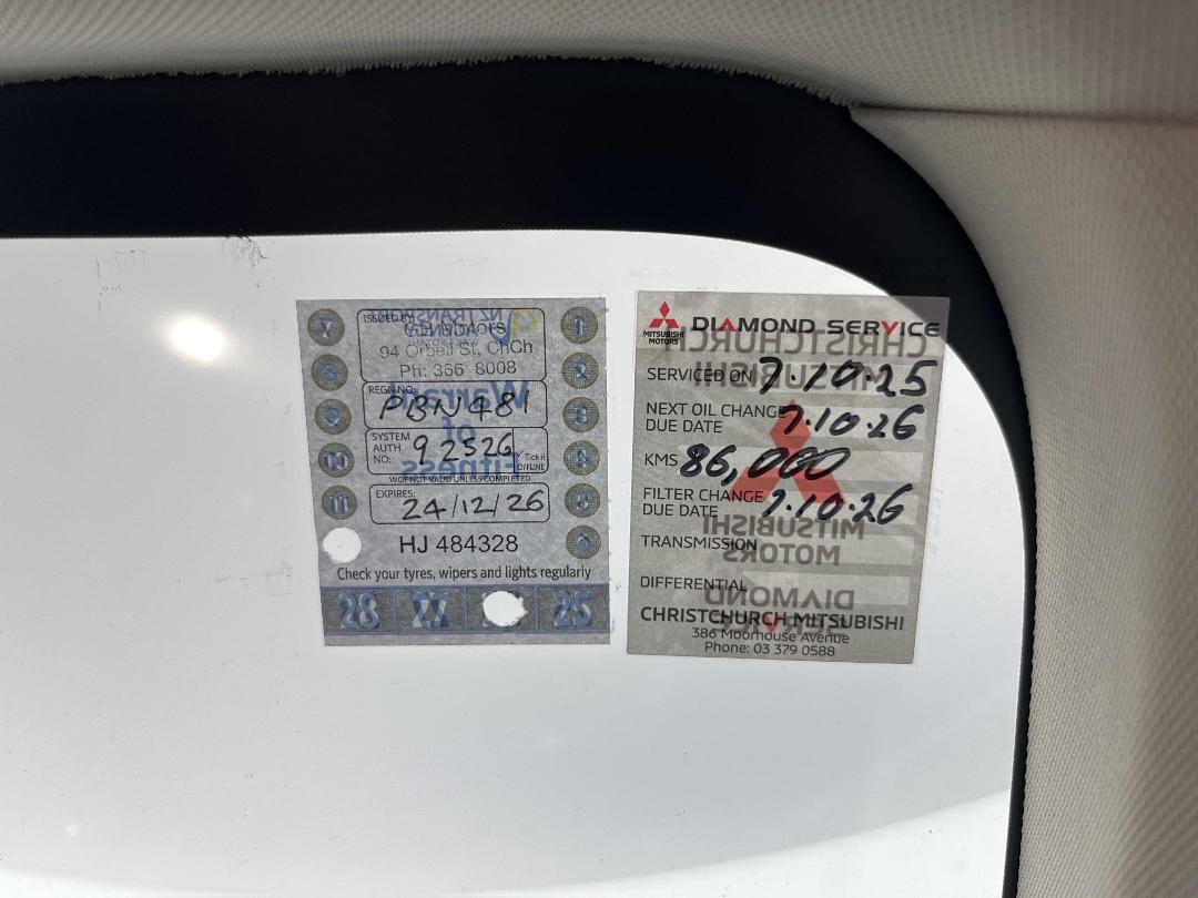 Photo '30' of Mitsubishi Outlander