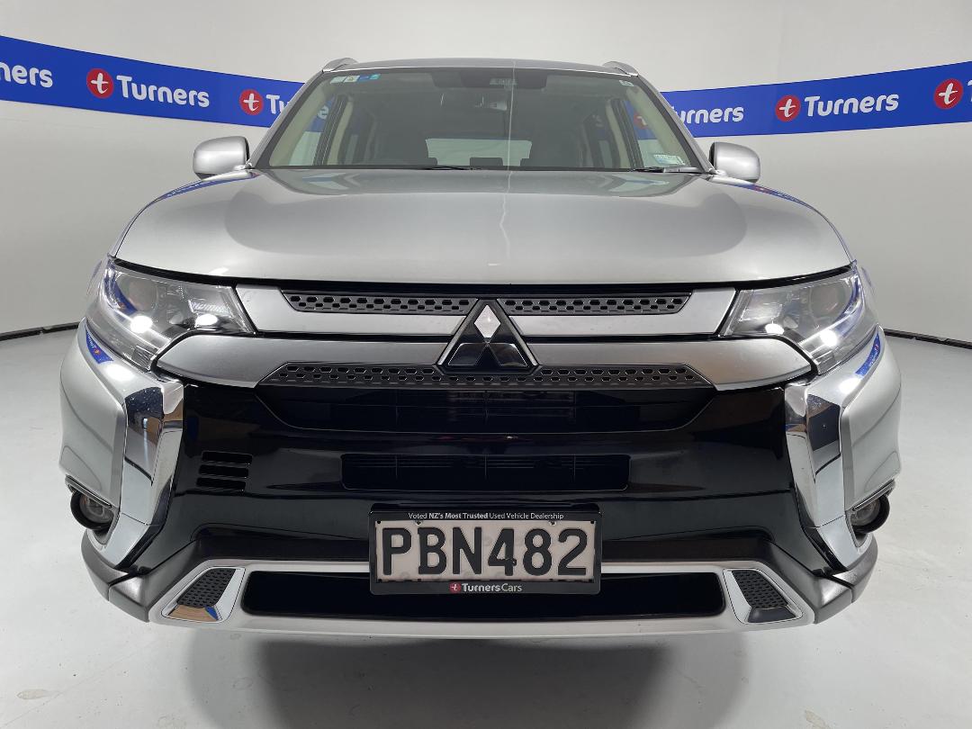 Photo '2' of Mitsubishi Outlander Photo '2' of Mitsubishi Outlander