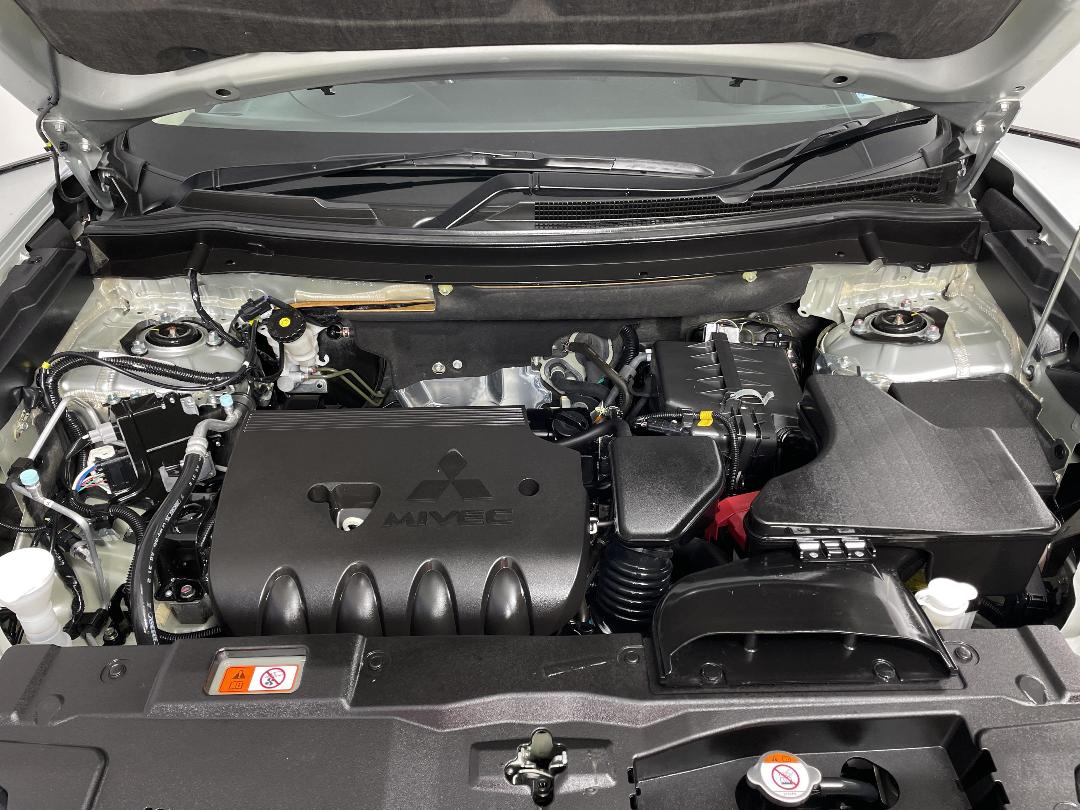 Photo '13' of Mitsubishi Outlander Photo '13' of Mitsubishi Outlander