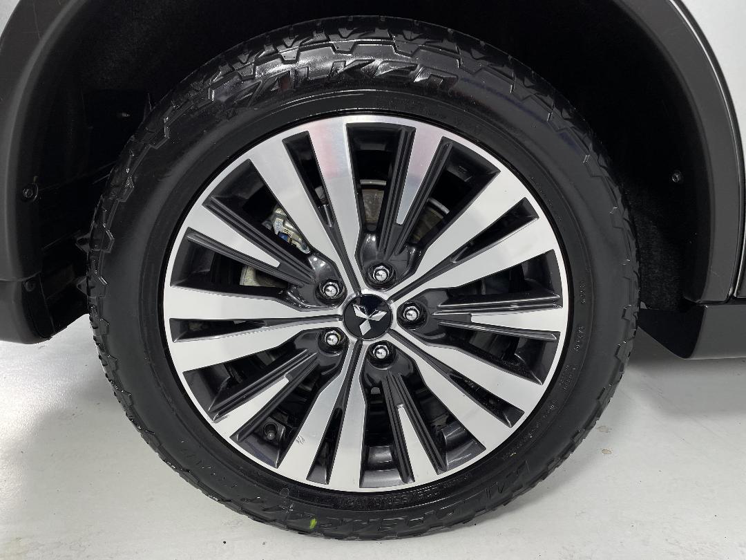 Photo '12' of Mitsubishi Outlander Photo '12' of Mitsubishi Outlander