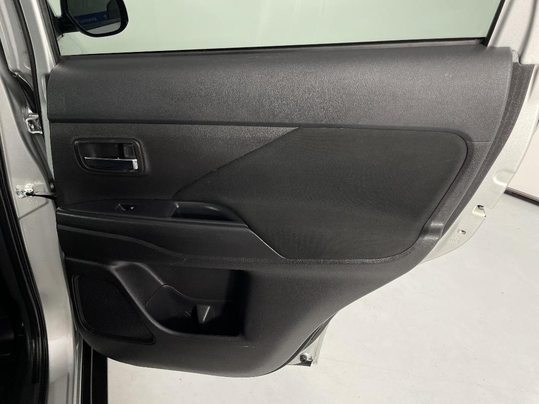 Photo '19' of Mitsubishi Outlander Photo '19' of Mitsubishi Outlander