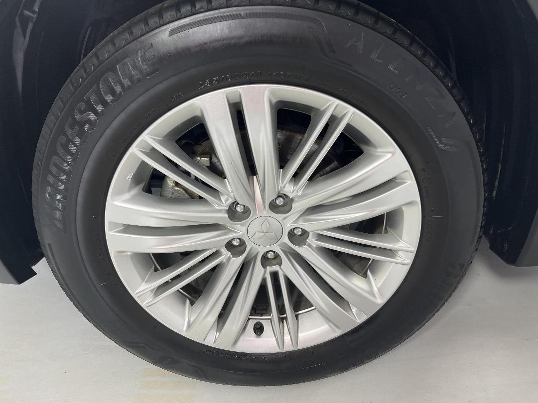 Photo '10' of Mitsubishi Outlander Photo '10' of Mitsubishi Outlander