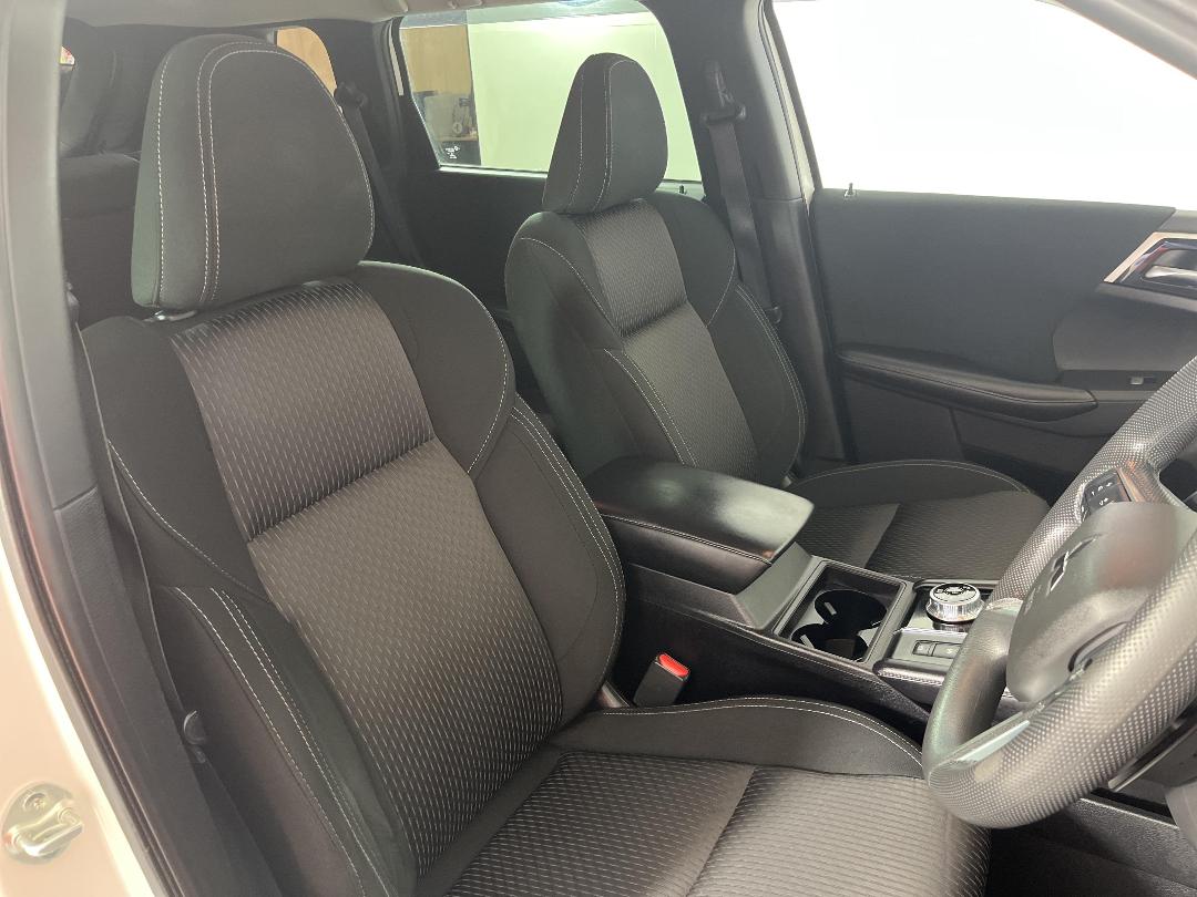 Photo '16' of Mitsubishi Outlander Photo '16' of Mitsubishi Outlander