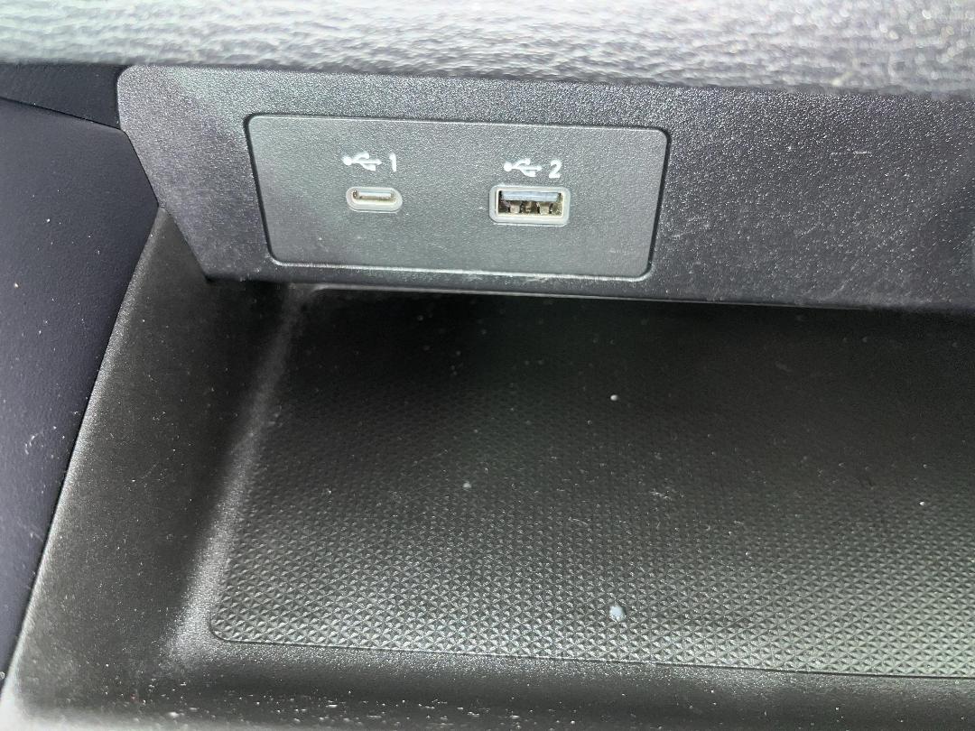 Photo '28' of Mitsubishi Outlander Photo '28' of Mitsubishi Outlander