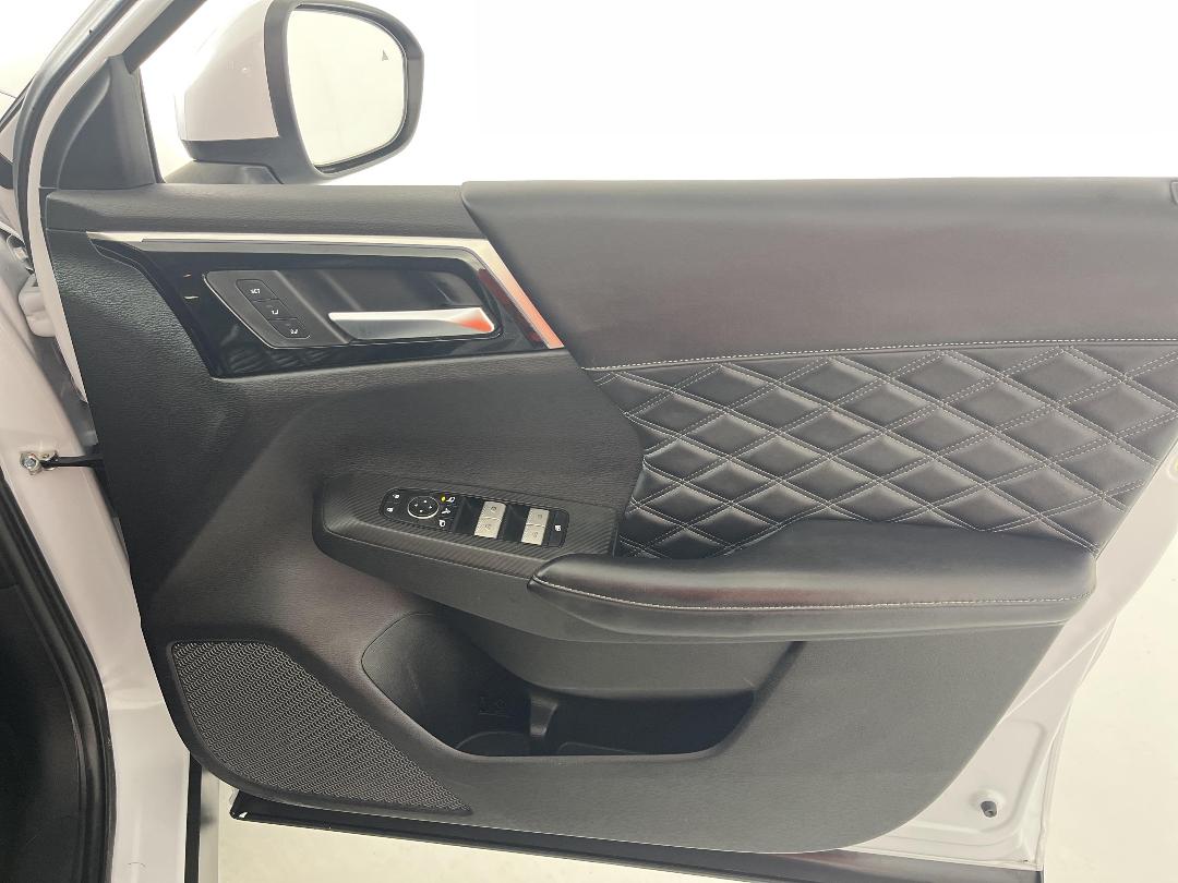 Photo '15' of Mitsubishi Outlander Photo '15' of Mitsubishi Outlander