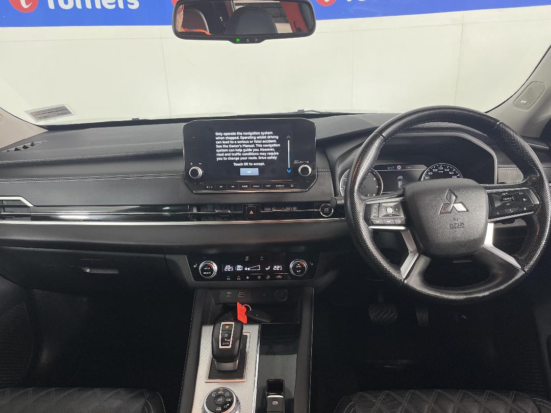 Photo '17' of Mitsubishi Outlander Photo '17' of Mitsubishi Outlander