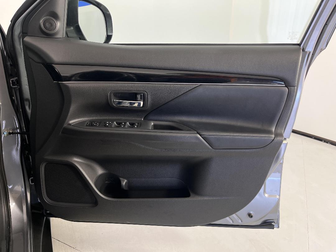 Photo '15' of Mitsubishi Outlander Photo '15' of Mitsubishi Outlander