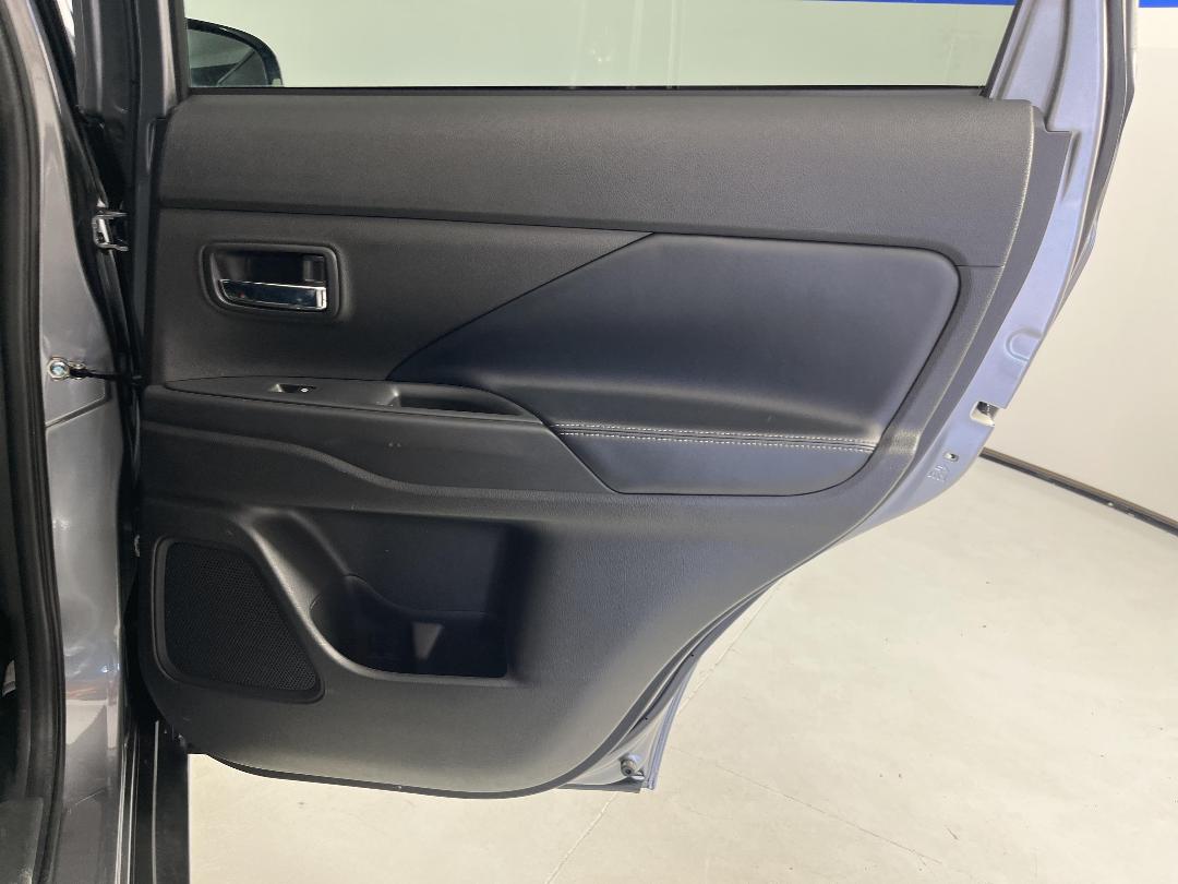 Photo '19' of Mitsubishi Outlander Photo '19' of Mitsubishi Outlander