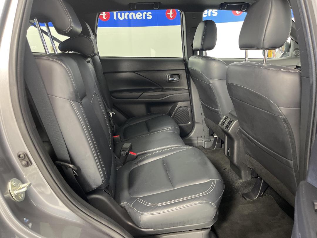 Photo '20' of Mitsubishi Outlander Photo '20' of Mitsubishi Outlander