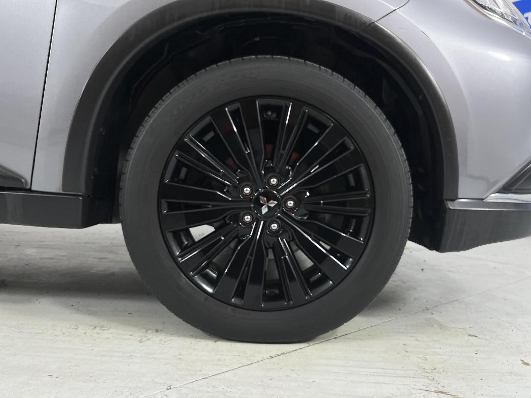 Photo '9' of Mitsubishi Outlander