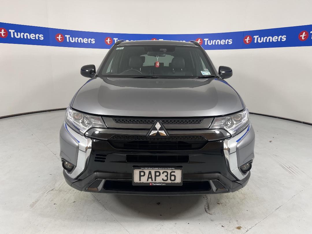 Photo '2' of Mitsubishi Outlander