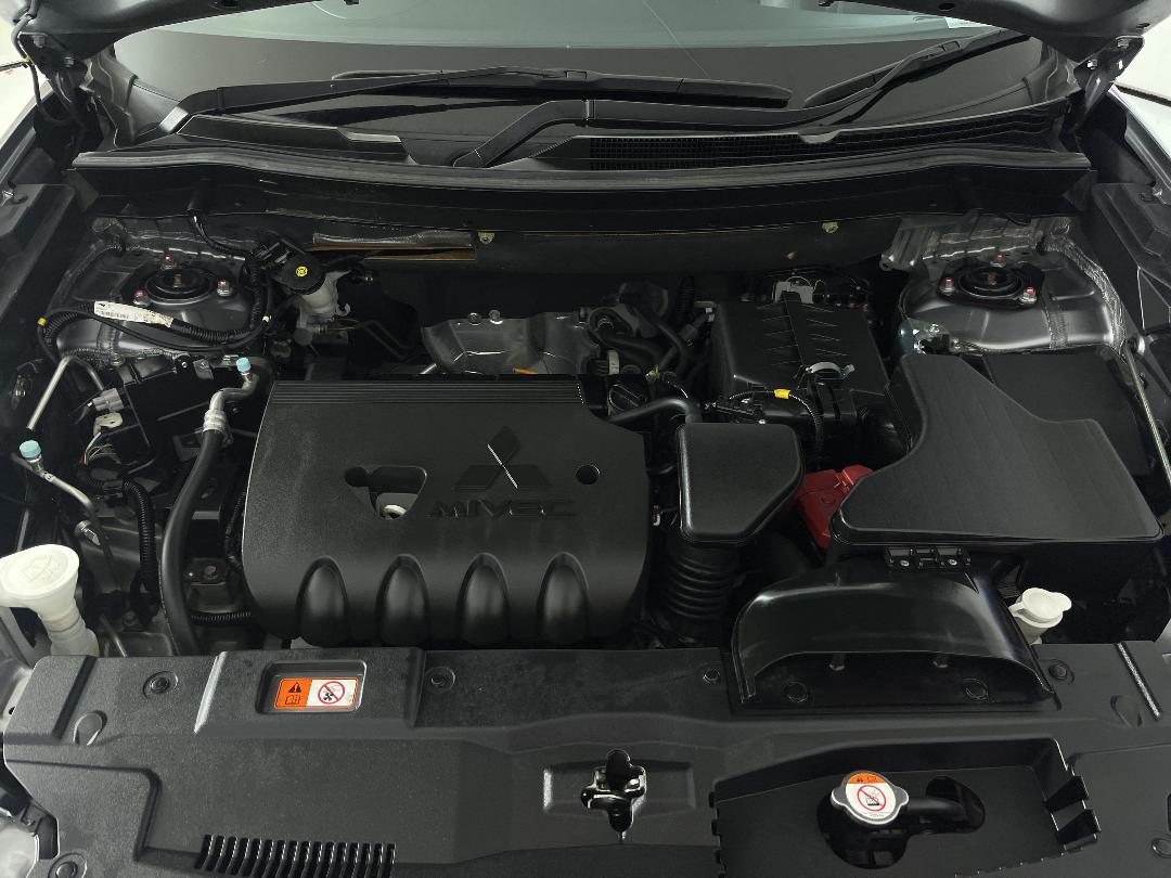 Photo '13' of Mitsubishi Outlander