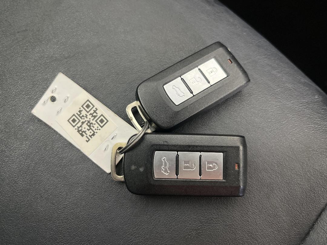 Photo '22' of Mitsubishi Outlander