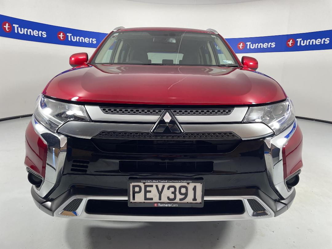 Photo '2' of Mitsubishi Outlander