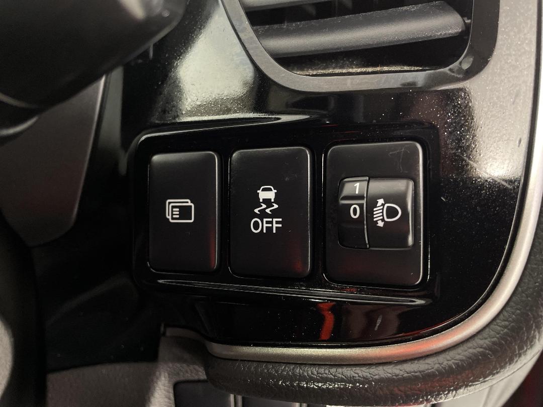 Photo '23' of Mitsubishi Outlander