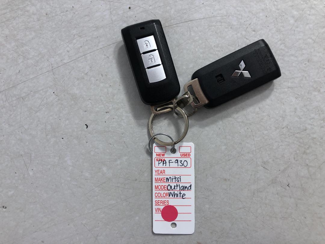 Photo '22' of Mitsubishi Outlander