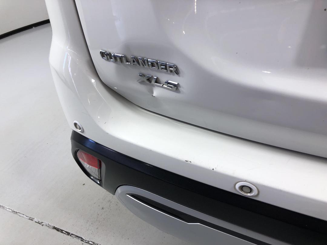 Photo '29' of Mitsubishi Outlander