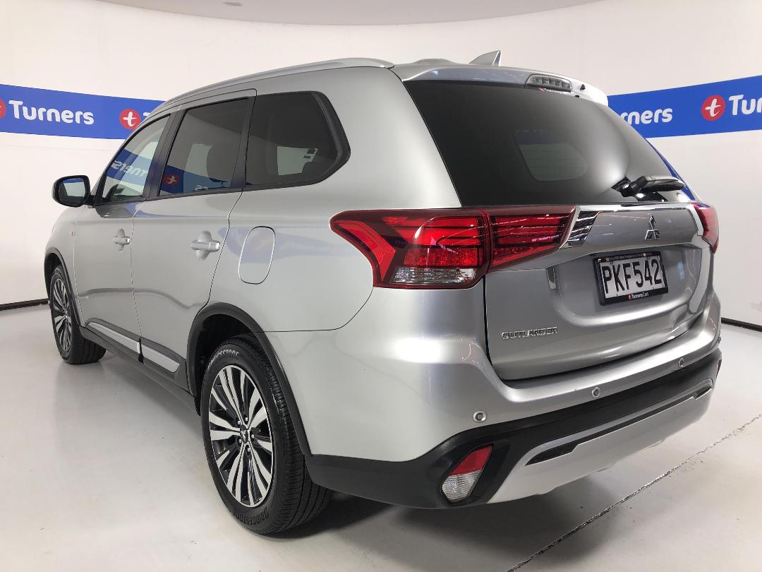 Photo '5' of Mitsubishi Outlander