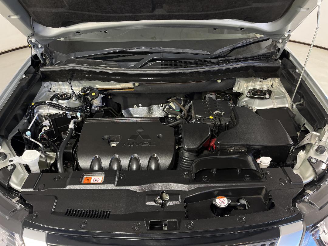 Photo '13' of Mitsubishi Outlander Photo '13' of Mitsubishi Outlander