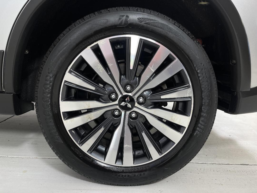 Photo '11' of Mitsubishi Outlander Photo '11' of Mitsubishi Outlander