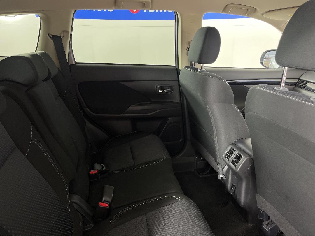 Photo '20' of Mitsubishi Outlander Photo '20' of Mitsubishi Outlander