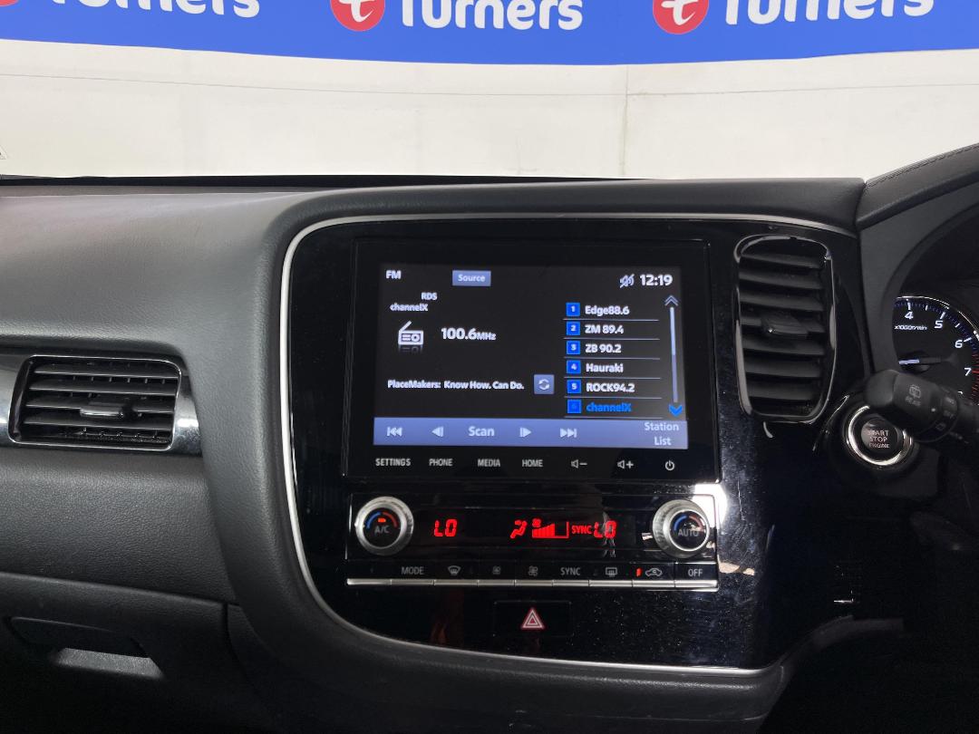 Photo '18' of Mitsubishi Outlander Photo '18' of Mitsubishi Outlander