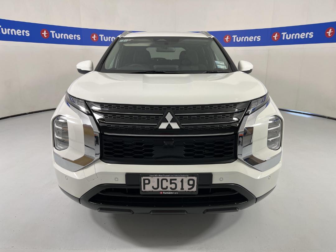 Photo '2' of Mitsubishi Outlander Photo '2' of Mitsubishi Outlander