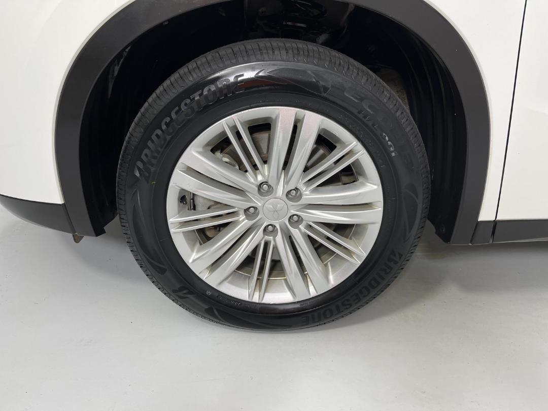 Photo '10' of Mitsubishi Outlander Photo '10' of Mitsubishi Outlander