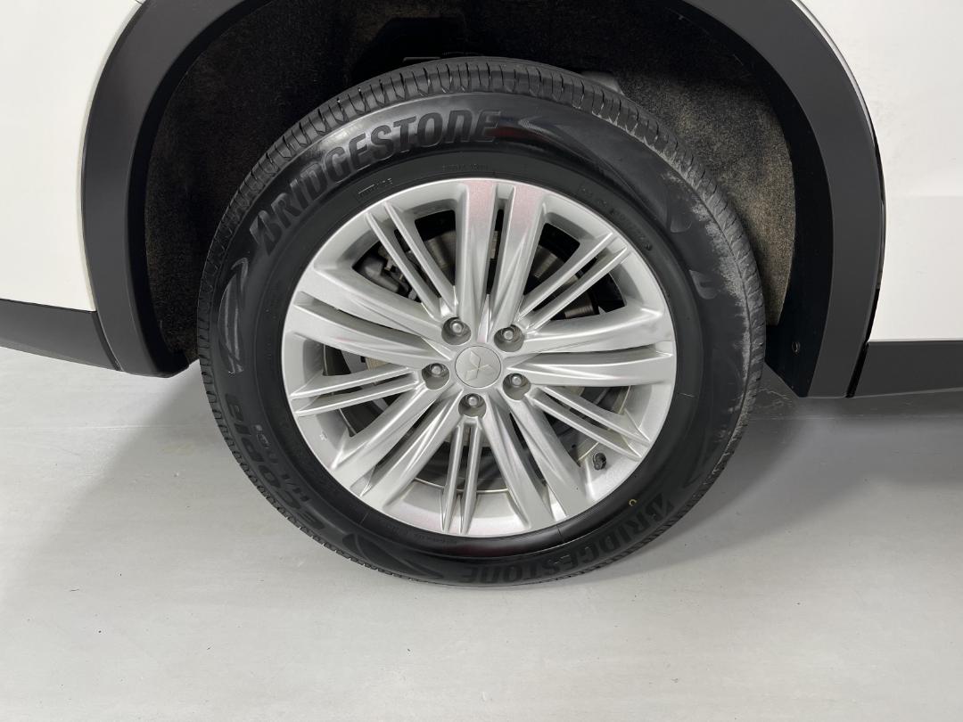 Photo '12' of Mitsubishi Outlander Photo '12' of Mitsubishi Outlander