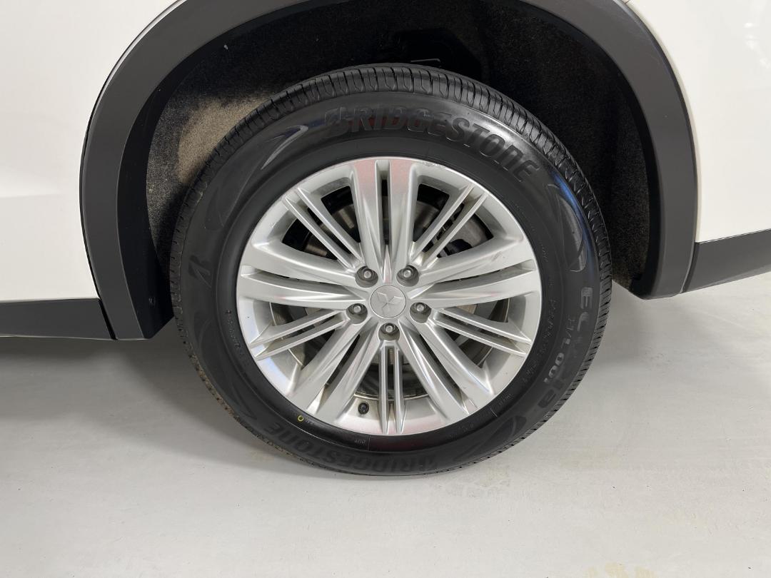 Photo '11' of Mitsubishi Outlander Photo '11' of Mitsubishi Outlander