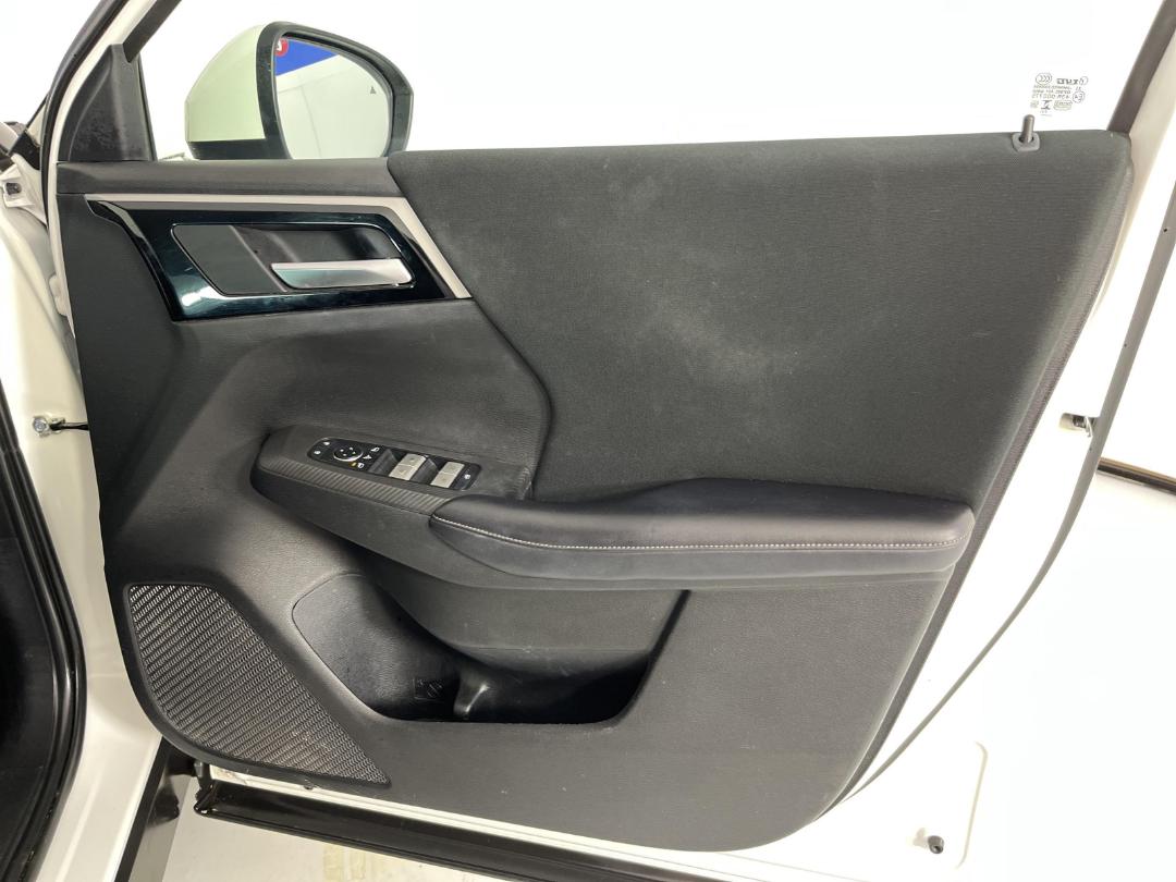 Photo '15' of Mitsubishi Outlander Photo '15' of Mitsubishi Outlander