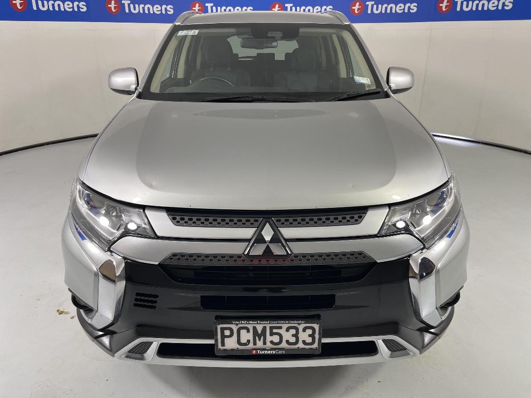 Photo '2' of Mitsubishi Outlander
