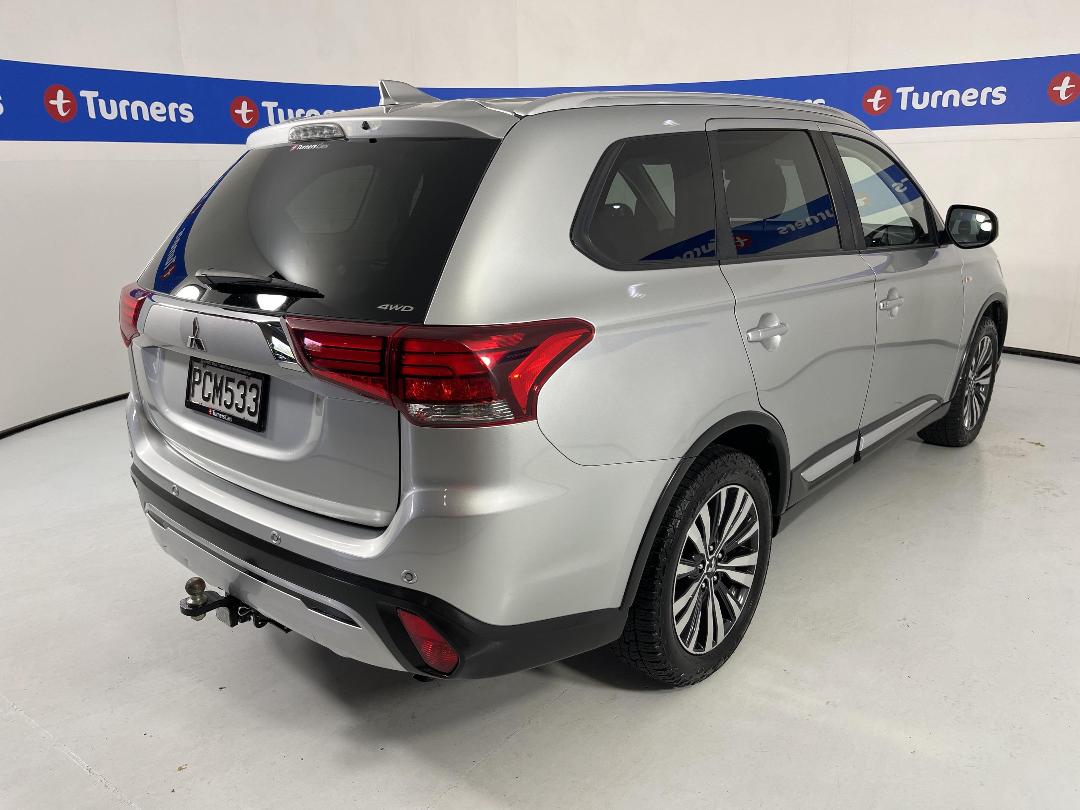 Photo '7' of Mitsubishi Outlander