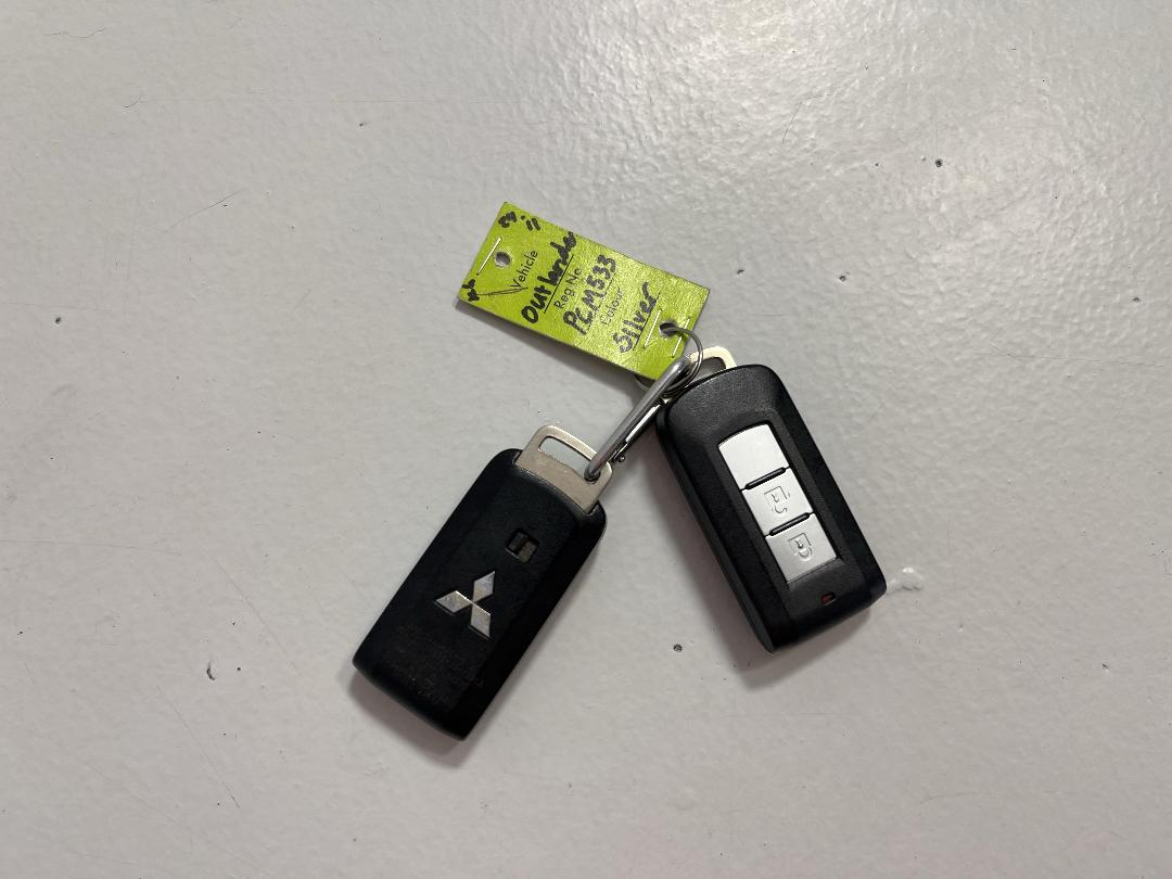 Photo '22' of Mitsubishi Outlander