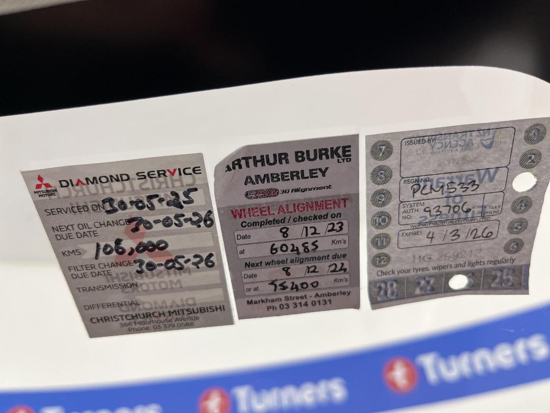 Photo '23' of Mitsubishi Outlander