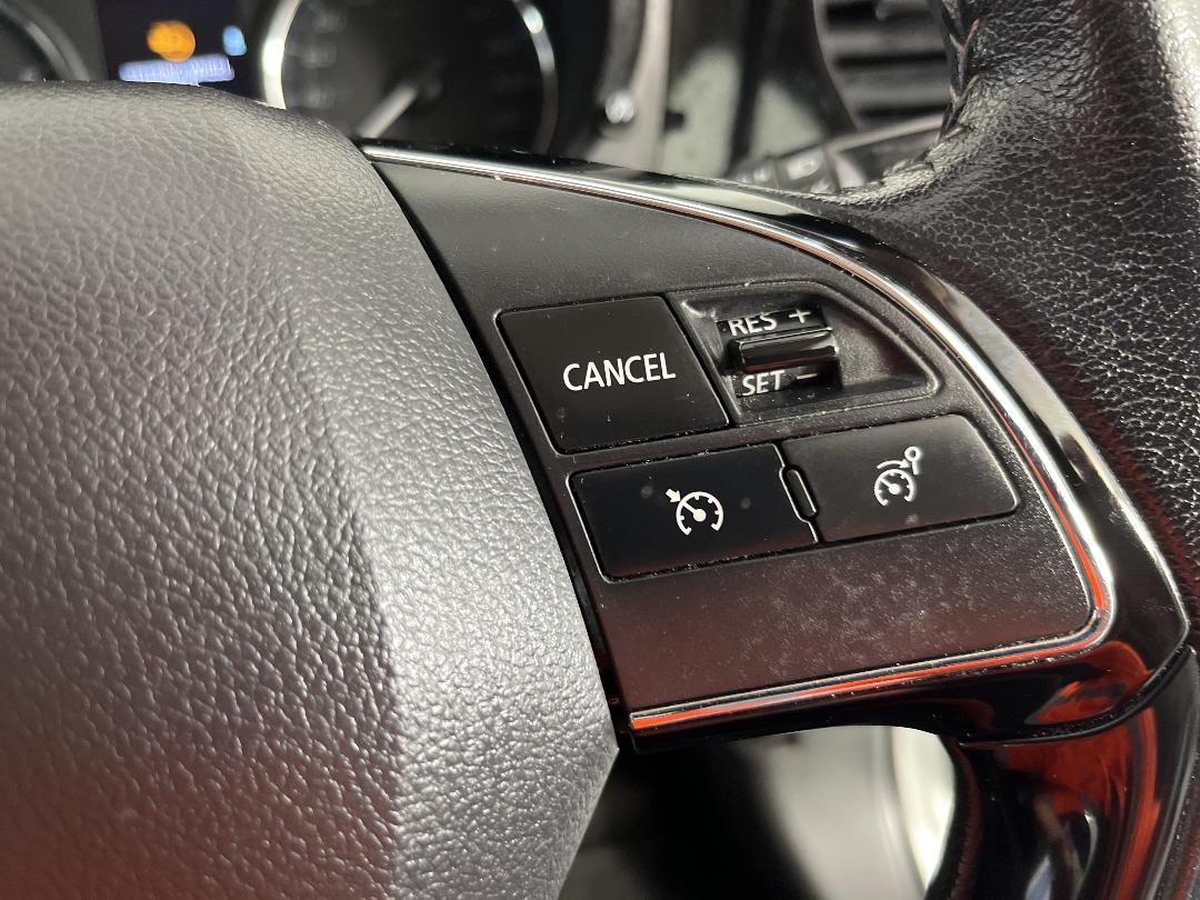 Photo '27' of Mitsubishi Outlander