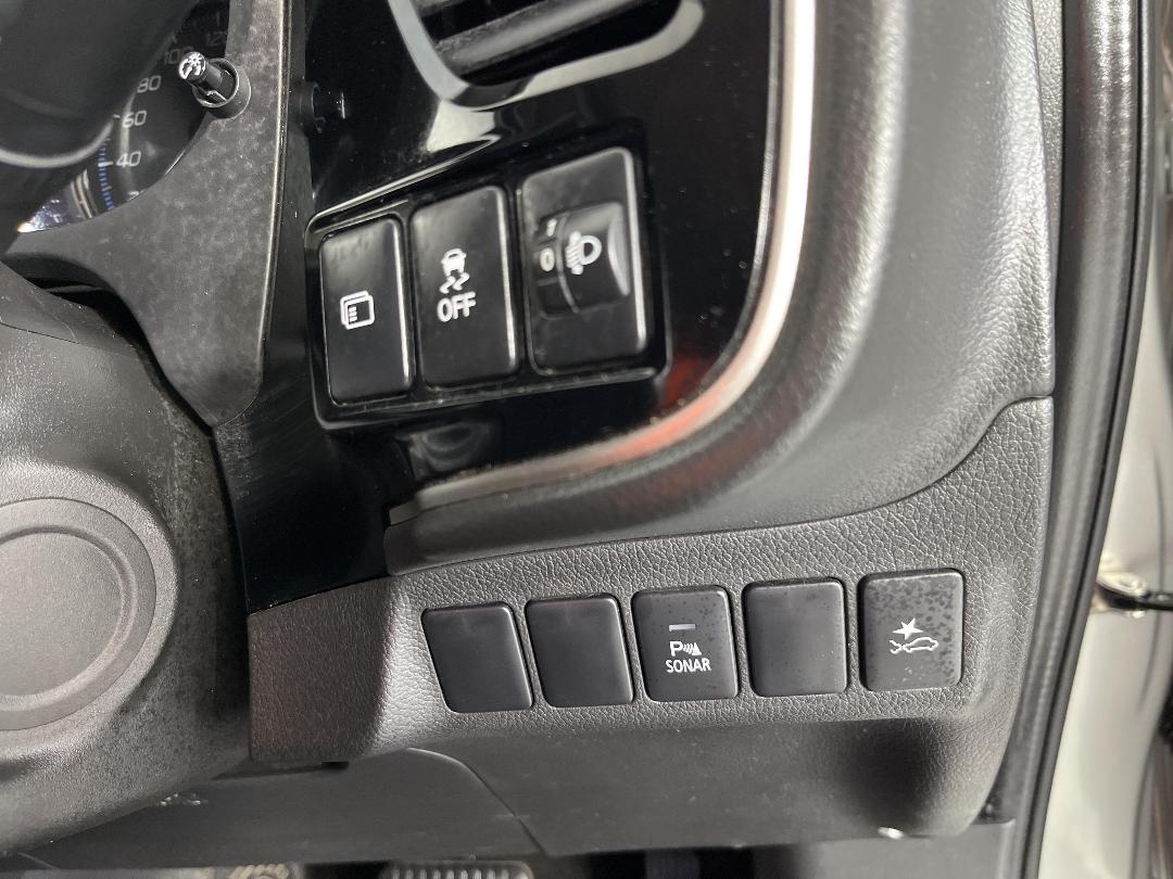 Photo '28' of Mitsubishi Outlander